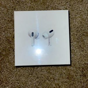 Apple - AirPods Pro (with Magsafe Charging Case) - White